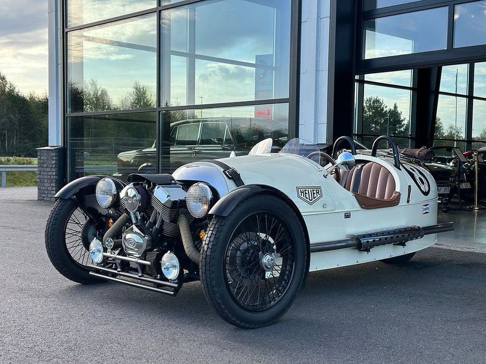 Photograph of vehicle for sale